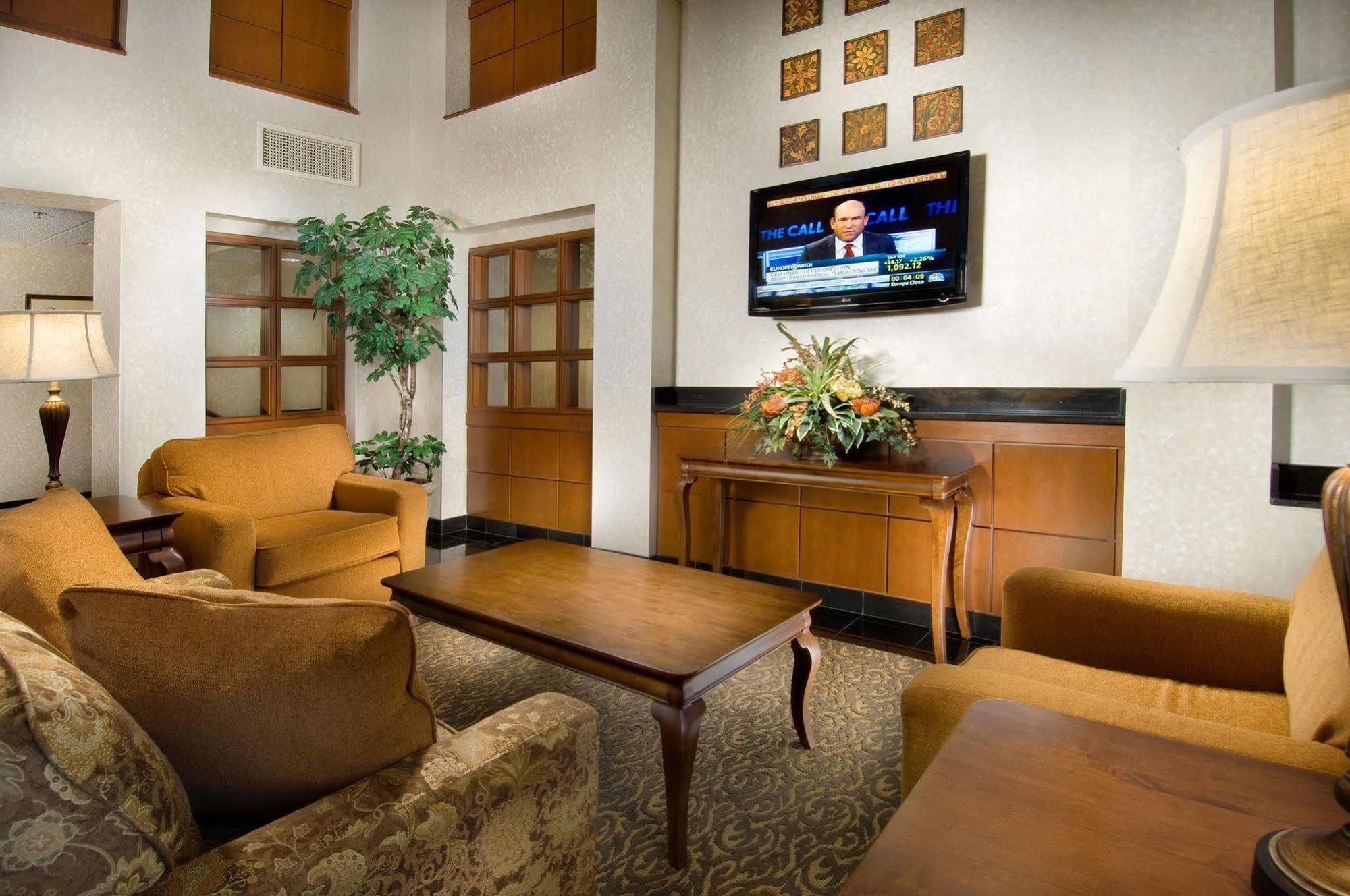 Drury Inn&Suites Columbia Stadium Boulevard Exterior foto