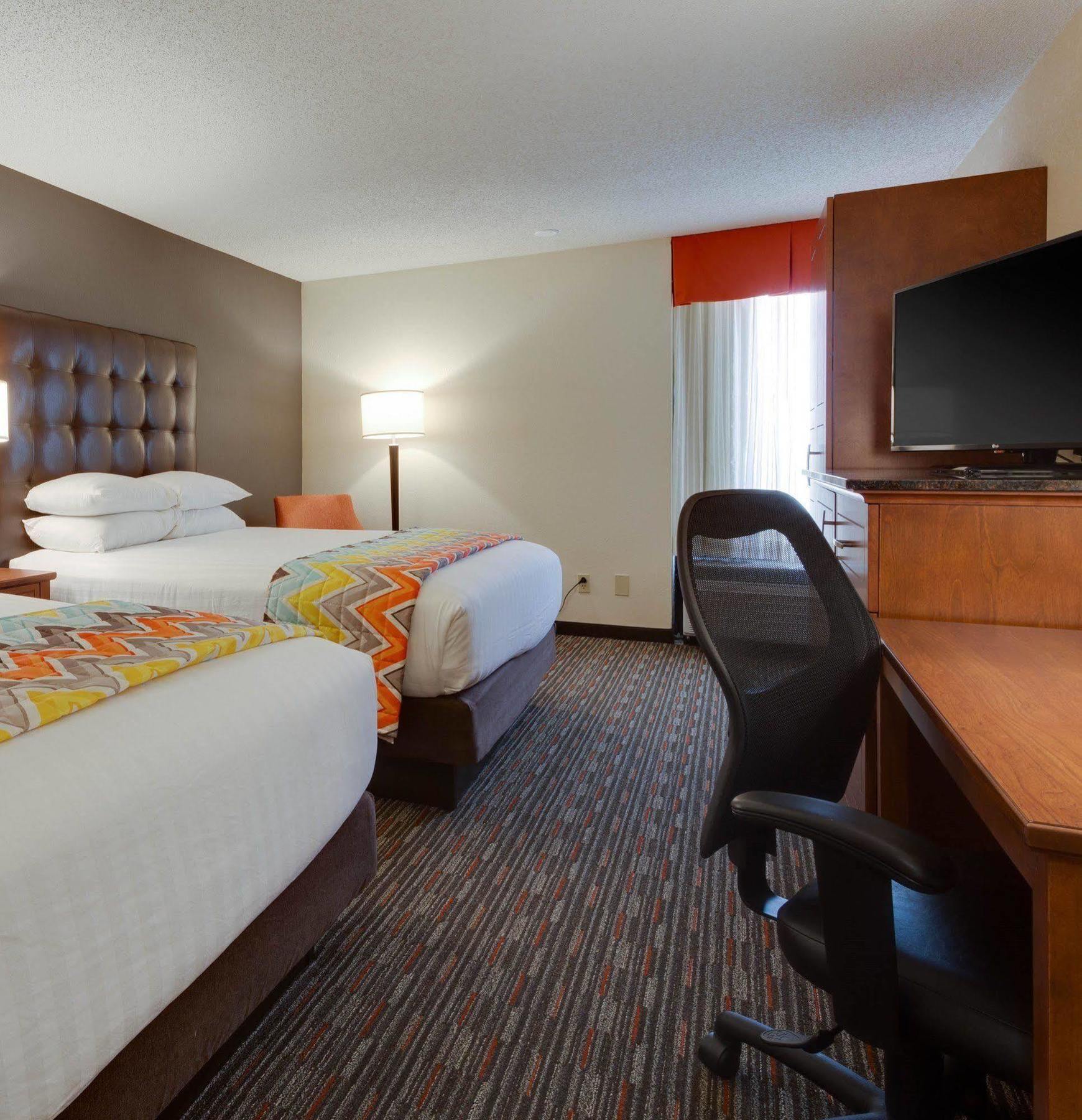 Drury Inn&Suites Columbia Stadium Boulevard Exterior foto